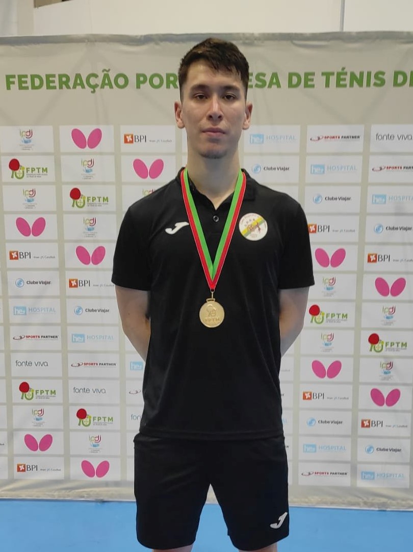 tiago li sozinho