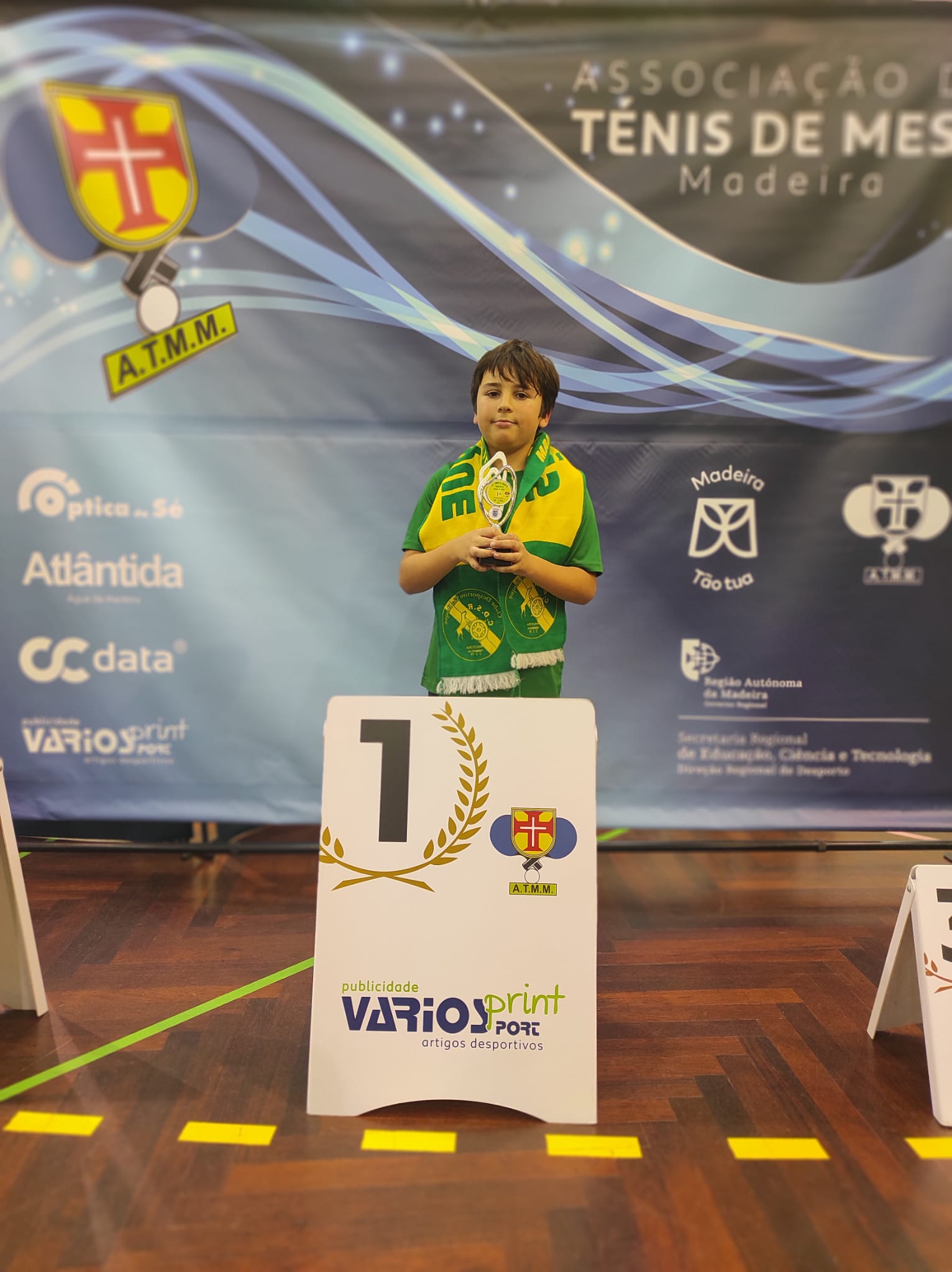 tiago sozinho